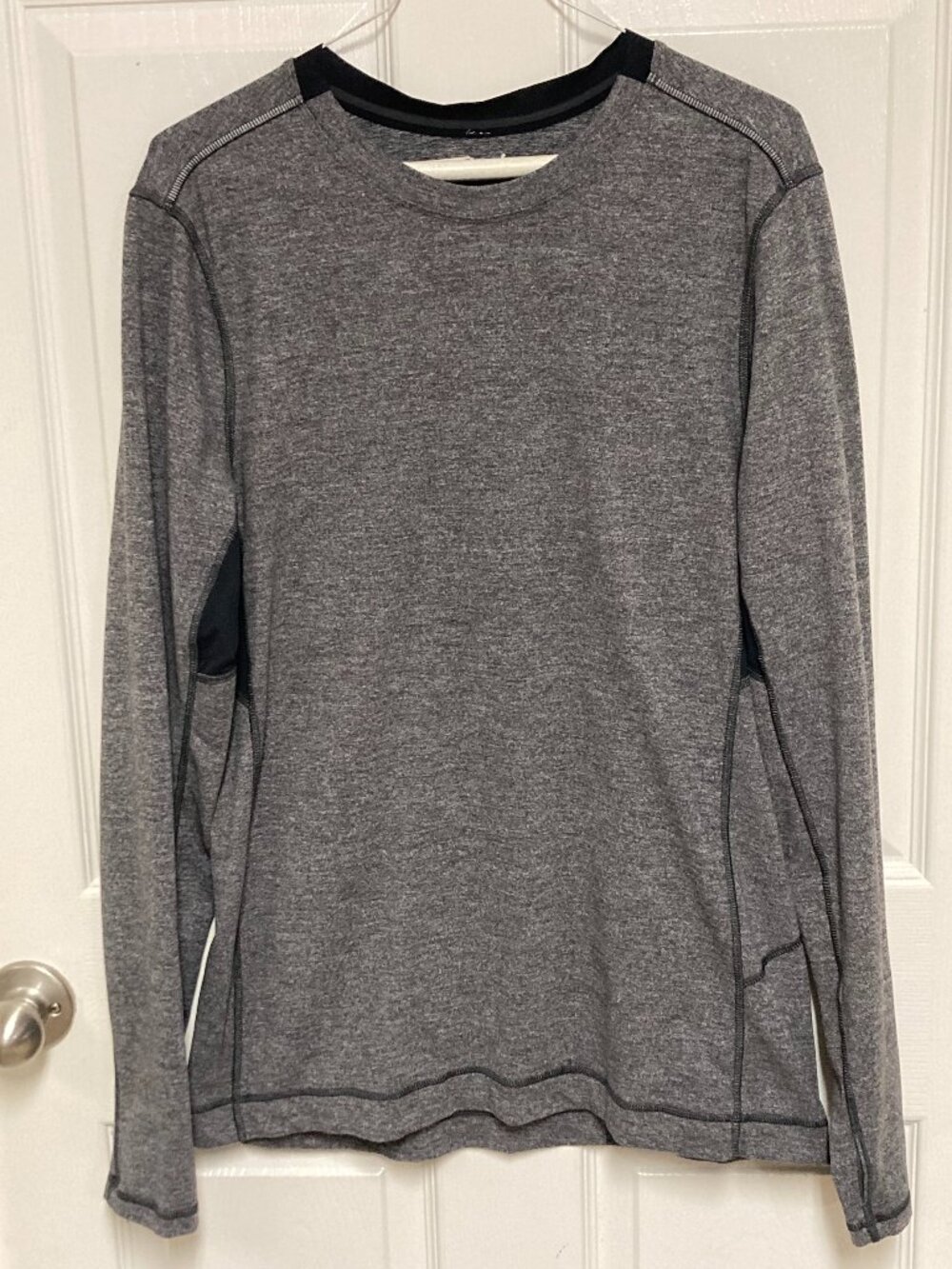 Women's athletic top by Lulu Lemon charcoal black long sleeve sze XL